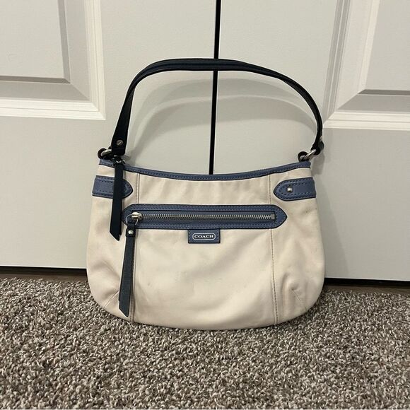 Coach Handbags - Vintage Coach Daisy Spectator Leather Shoulder/ Handbag Parchment/ Slate Blue